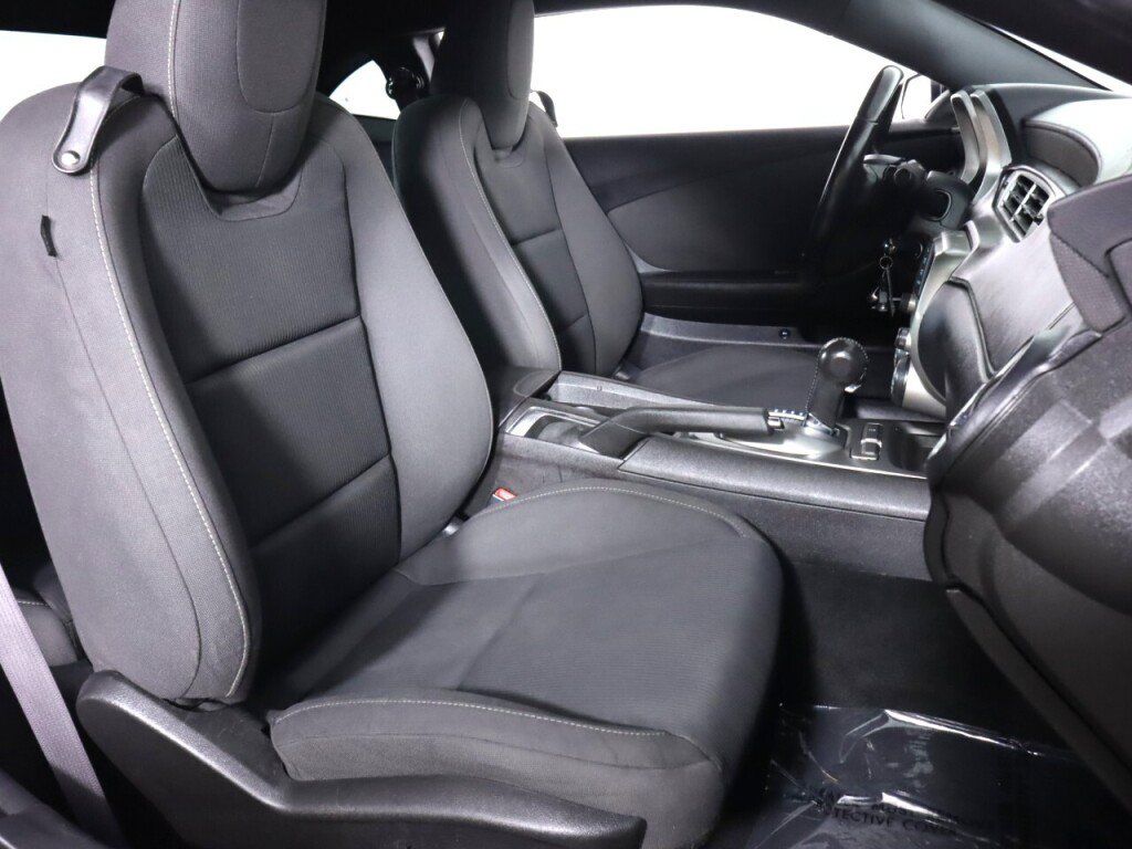 Used 2015 Chevrolet Camaro LT RWD image 32