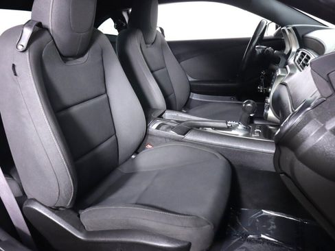 Used 2015 Chevrolet Camaro LT RWD image 32