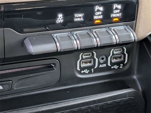 Used 2019 RAM 1500 Laramie image 22