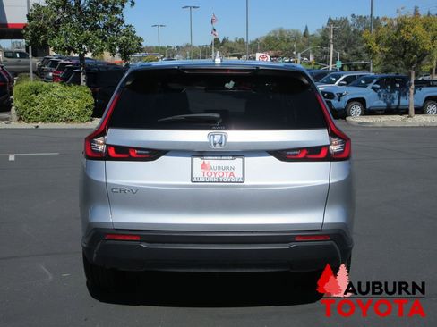 Used 2025 Honda CR-V LX image 5