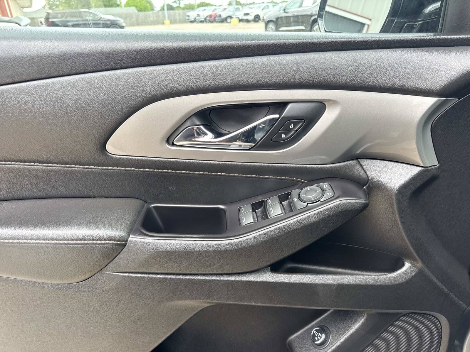 Used 2019 Chevrolet Traverse LT w/ LPO, Floor Liner Package FWD image 19