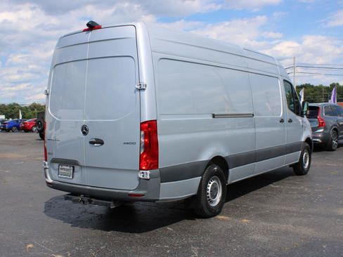 Used 2023 Mercedes-Benz Sprinter 2500 image 4