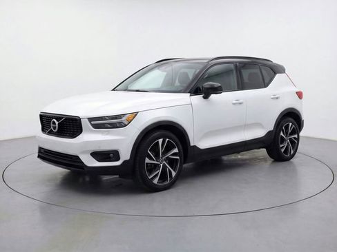 Used 2021 Volvo XC40 T5 R-Design w/ Protection Package Premier image 30