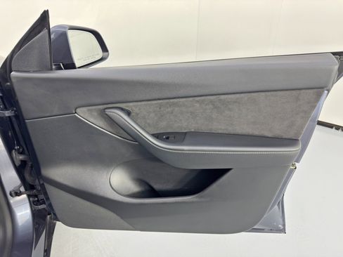 Used 2022 Tesla Model Y Performance image 42