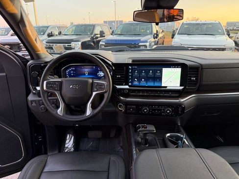 Used 2024 Chevrolet Silverado 1500 LT Trail Boss w/ LT Trail Boss Premium Package image 15