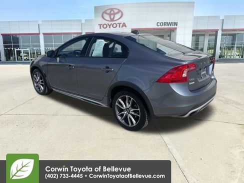 Used 2016 Volvo S60 T5 Cross Country Platinum image 3