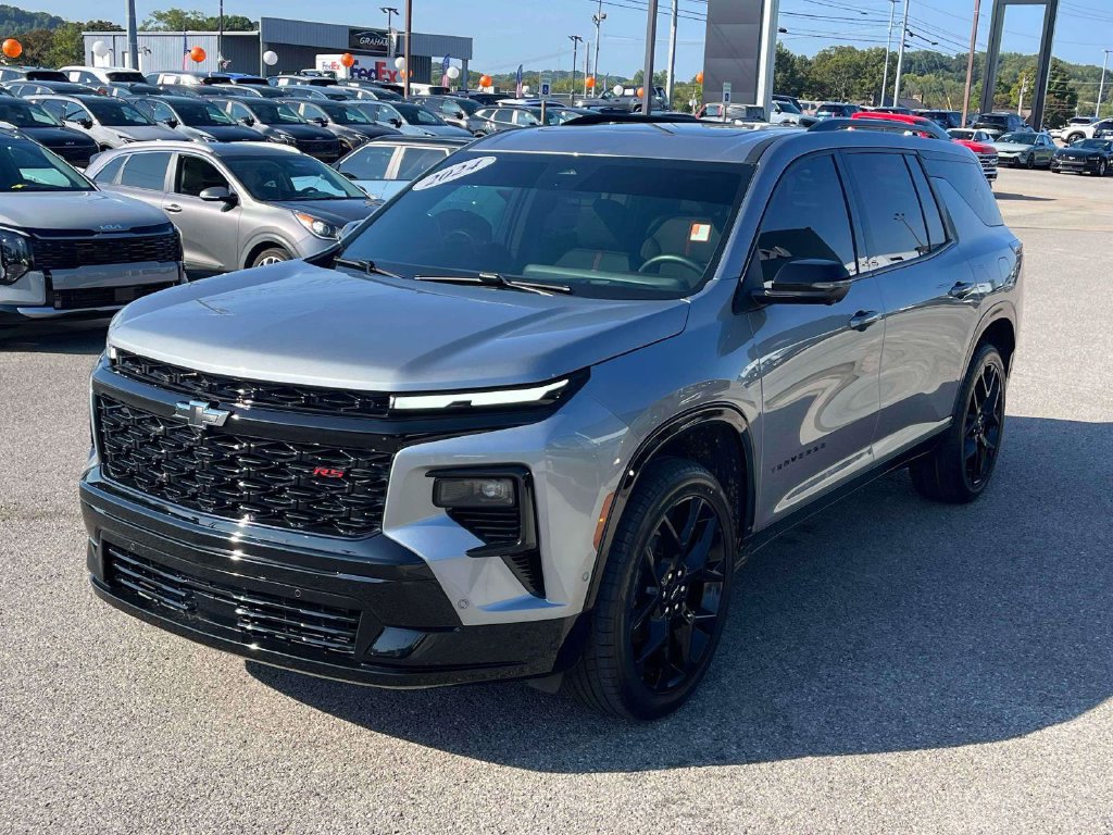 Used 2024 Chevrolet Traverse RS FWD image 34