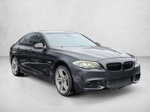 Used 2011 BMW 550i Sedan image 3