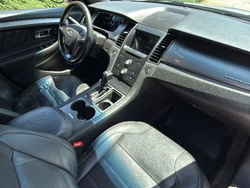 Used 2018 Ford Taurus SEL w/ Equipment Group 201A AWD/4WD image 24
