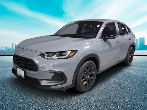 Used 2024 Honda HR-V Sport image 2