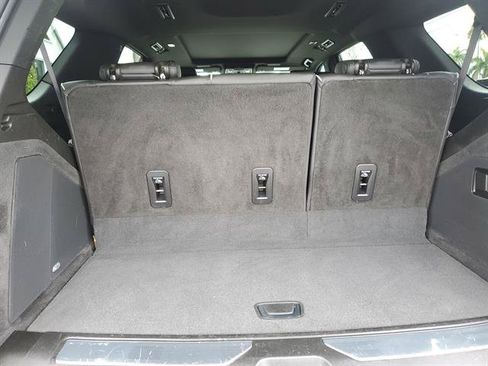 Used 2021 Cadillac Escalade Premium Luxury RWD image 31