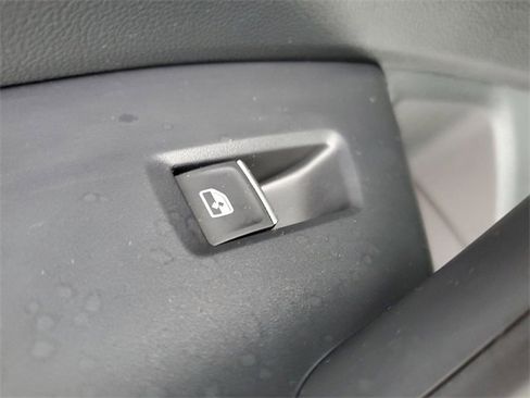 Certified 2022 Volkswagen Jetta SEL image 15