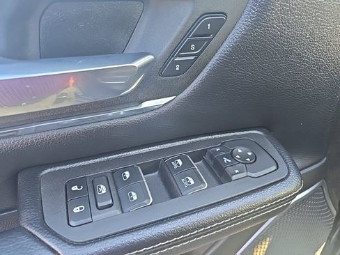 Used 2025 RAM 1500 Laramie image 27