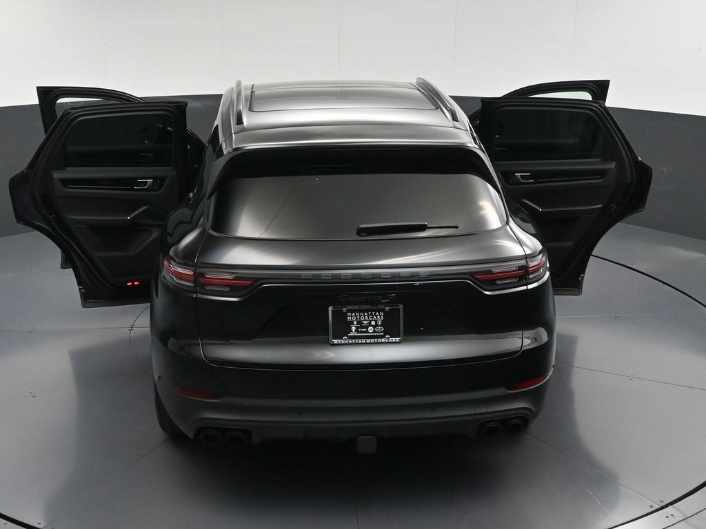 Certified 2023 Porsche Cayenne S Platinum AWD/4WD image 33