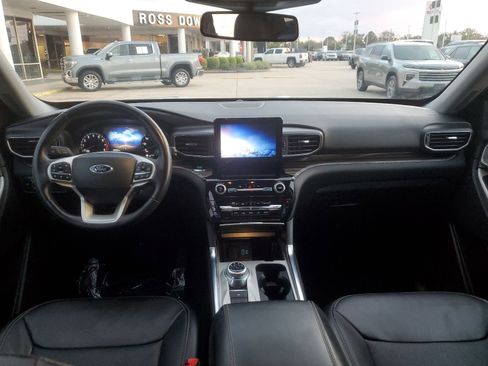 Used 2023 Ford Explorer Limited image 9