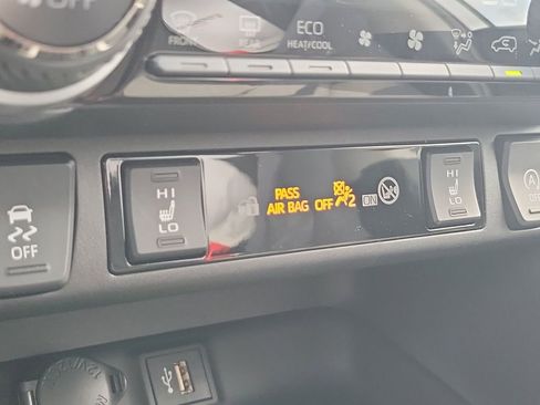 New 2025 Toyota RAV4 XLE image 33