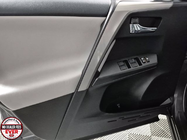 Used 2016 Toyota RAV4 XLE AWD/4WD image 15