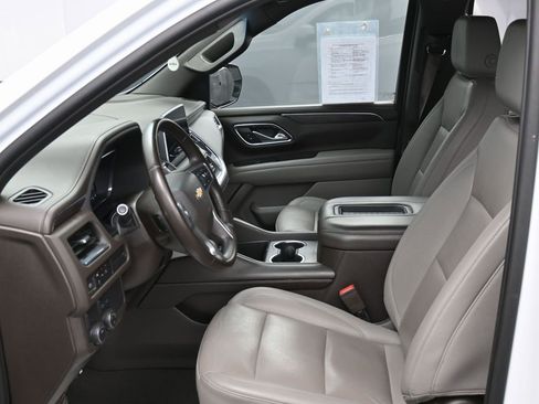 Used 2023 Chevrolet Suburban LT image 16