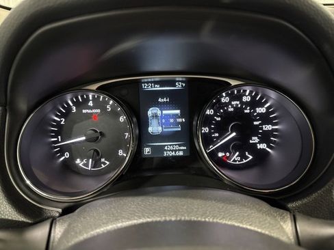 Used 2015 Nissan Rogue SV image 19