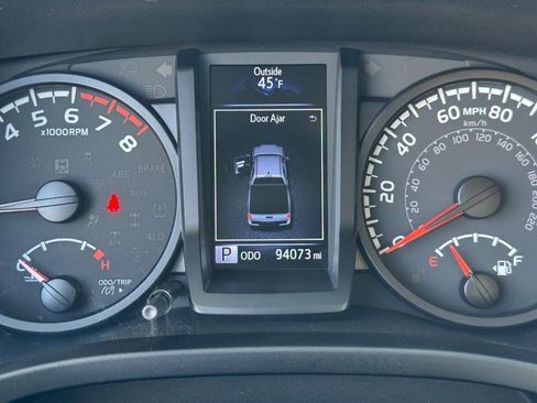 Used 2021 Toyota Tacoma SR image 19