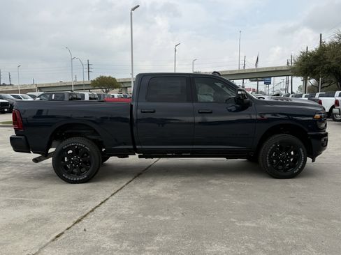 New 2026 RAM 2500 Laramie AWD/4WD image 3