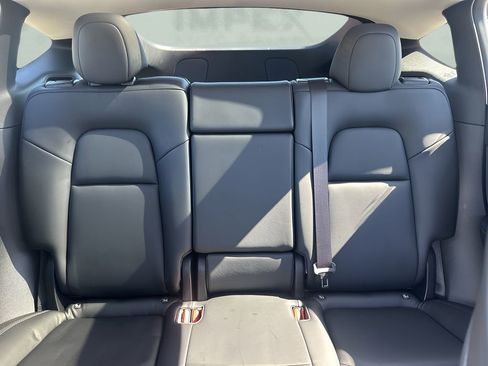 Used 2021 Tesla Model Y Performance image 12