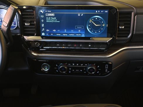 Used 2023 Chevrolet Silverado 1500 LT image 25