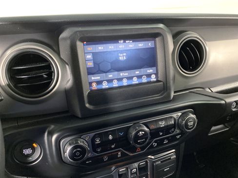 Used 2022 Jeep Wrangler Unlimited Sport image 28