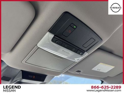 Used 2023 Nissan Rogue SV image 32