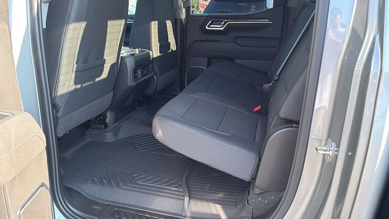 New 2026 Chevrolet Silverado 1500 RST AWD/4WD image 17