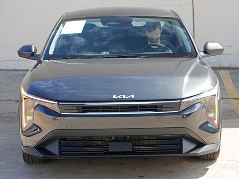 Used 2025 Kia K4 FWD image 43