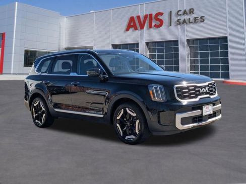 Used 2025 Kia Telluride S image 3