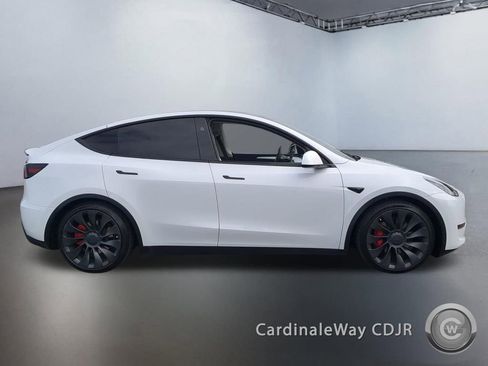 Used 2023 Tesla Model Y Performance AWD/4WD image 3