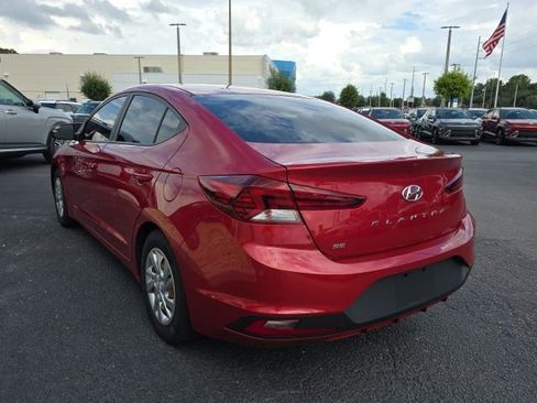 Used 2019 Hyundai Elantra SE w/ Cargo Package FWD image 3