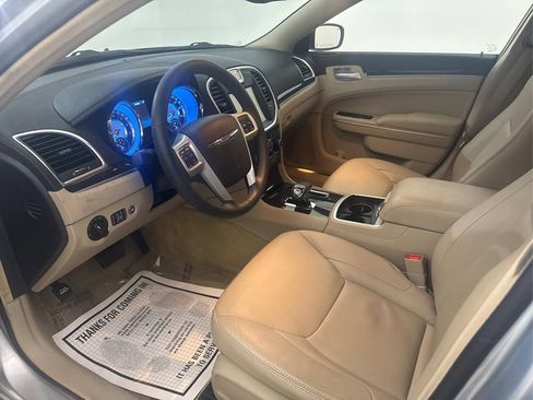 Used 2013 Chrysler 300 RWD image 15