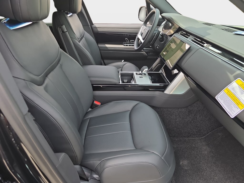 New 2026 Land Rover Range Rover Long Wheelbase SE AWD/4WD image 10