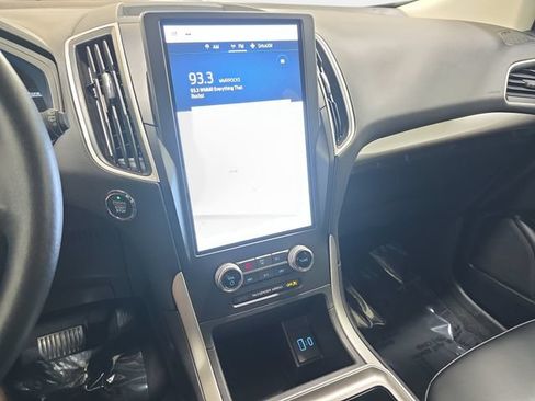 Certified 2024 Ford Edge SEL AWD/4WD image 17