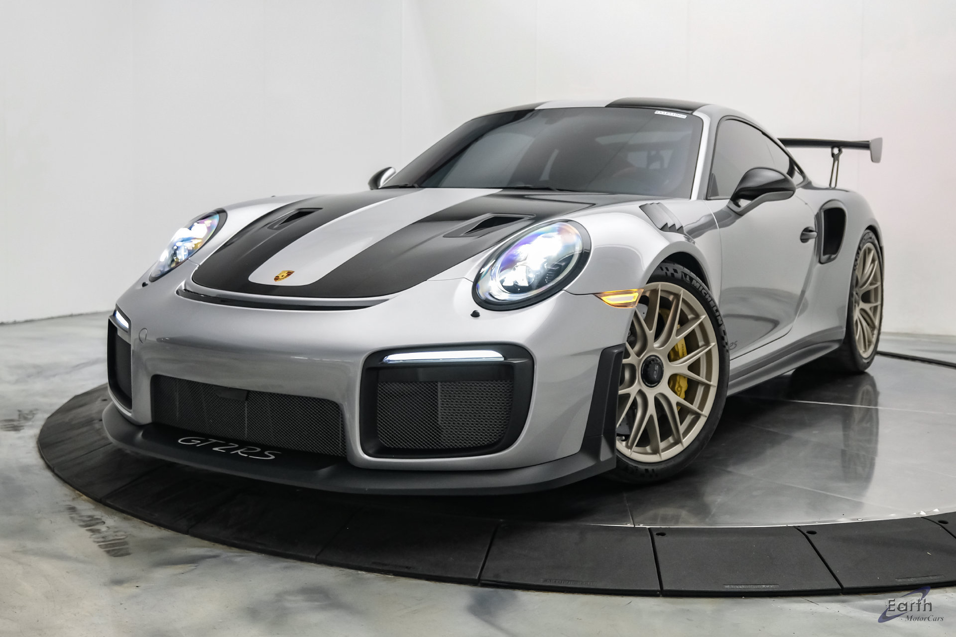 Used 2018 Porsche 911 GT2 RS RWD image 5