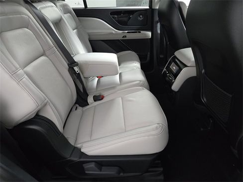 New 2026 Lincoln Aviator Reserve image 19