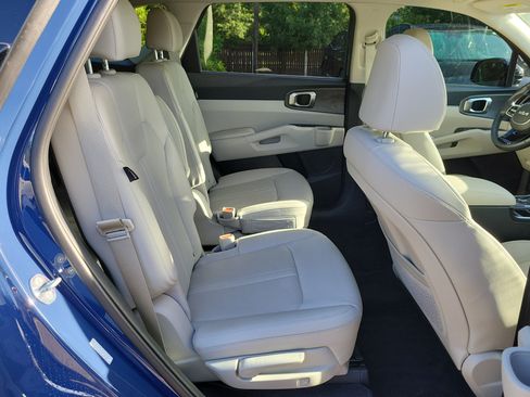 Certified 2025 Kia Sorento X-Line EX AWD/4WD image 10