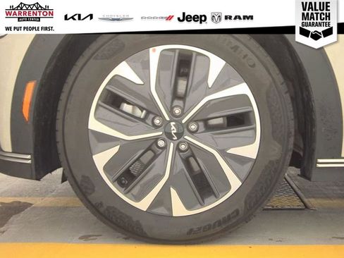 Used 2024 Kia EV6 Light AWD/4WD image 16