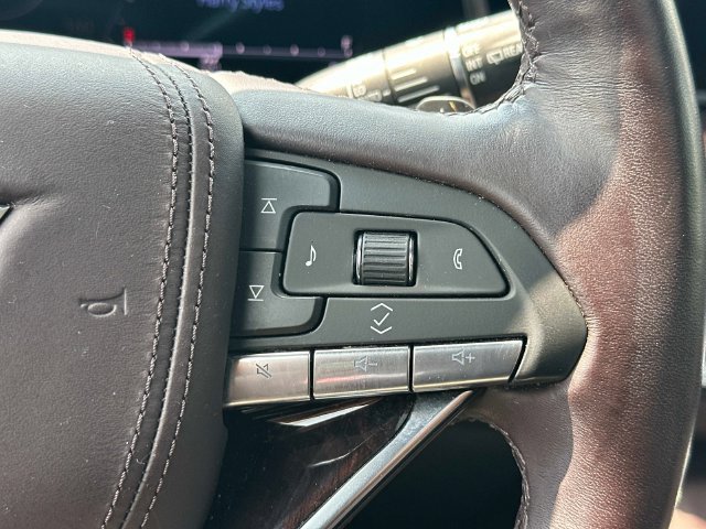 Used 2023 Cadillac Escalade ESV Premium Luxury Platinum AWD/4WD image 27