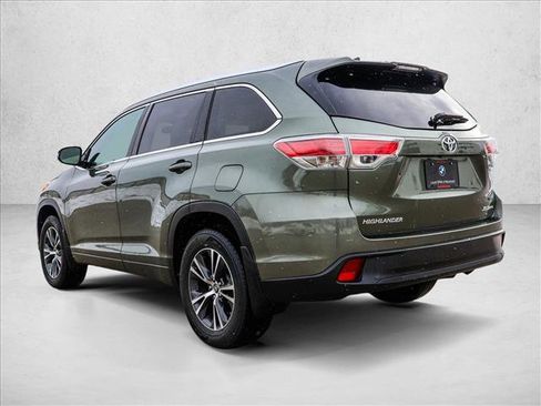 Used 2016 Toyota Highlander XLE image 7