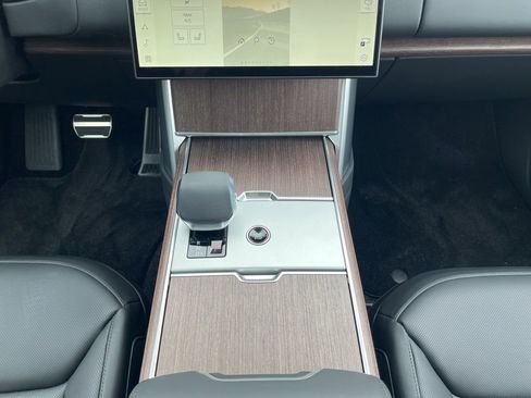 New 2026 Land Rover Range Rover Long Wheelbase SE AWD/4WD image 23