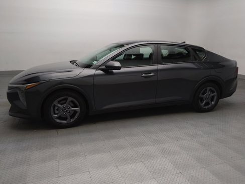 Used 2025 Kia K4 FWD image 2