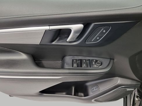 Certified 2025 Buick Enclave Preferred image 27