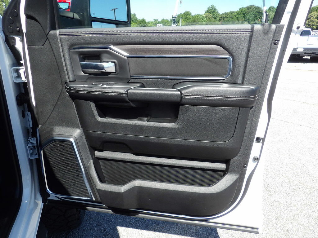 Used 2026 RAM 2500 Laramie AWD/4WD image 46