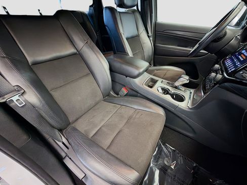 Used 2020 Jeep Grand Cherokee Altitude image 15