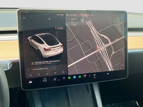 Used 2022 Tesla Model Y Long Range AWD/4WD image 13