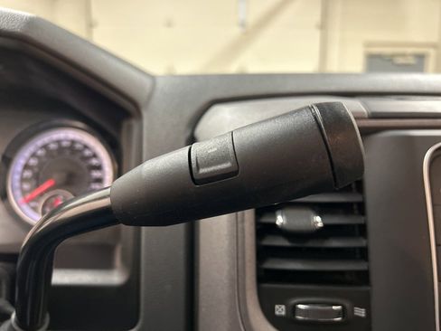 Used 2018 RAM 3500 Tradesman w/ Chrome Appearance Group image 19